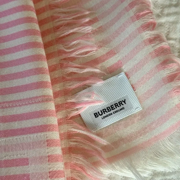 Burberry Pink Striped Scarf 140 x 140 cm - Picture 3 of 7